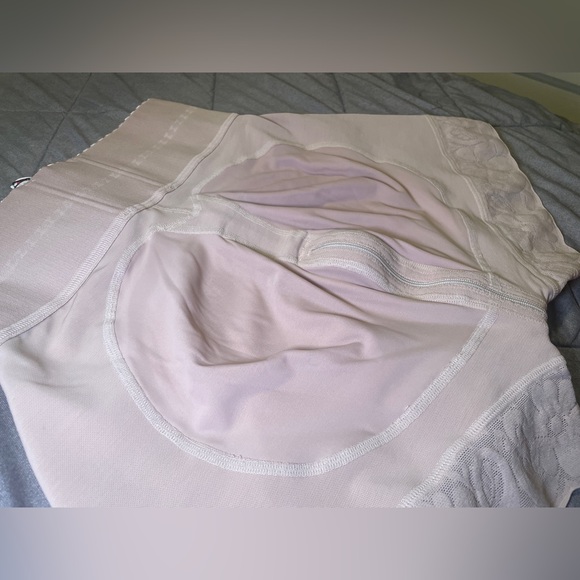 Colombian Faja - Picture 4 of 8